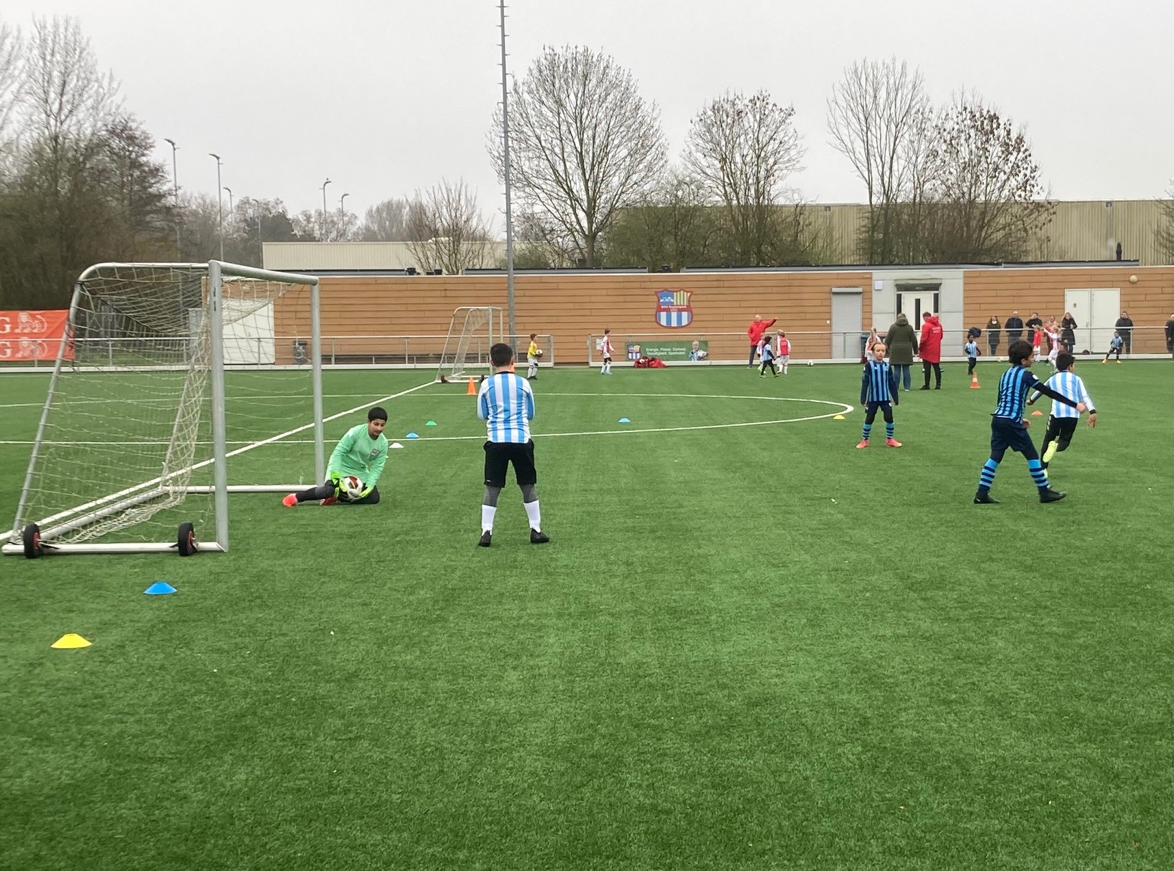 De JO 10-2 wint knap van Forum Sport